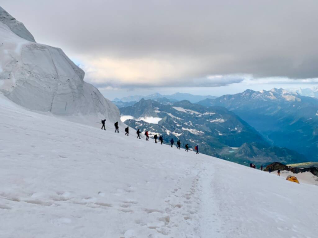 Fragili Giganti. Arte tra montagne e ghiacciai